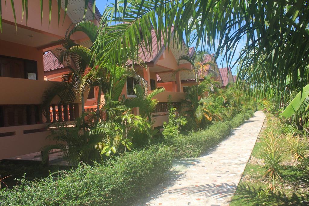 Hotel Baan Mek Lom Khao Lak Exterior foto