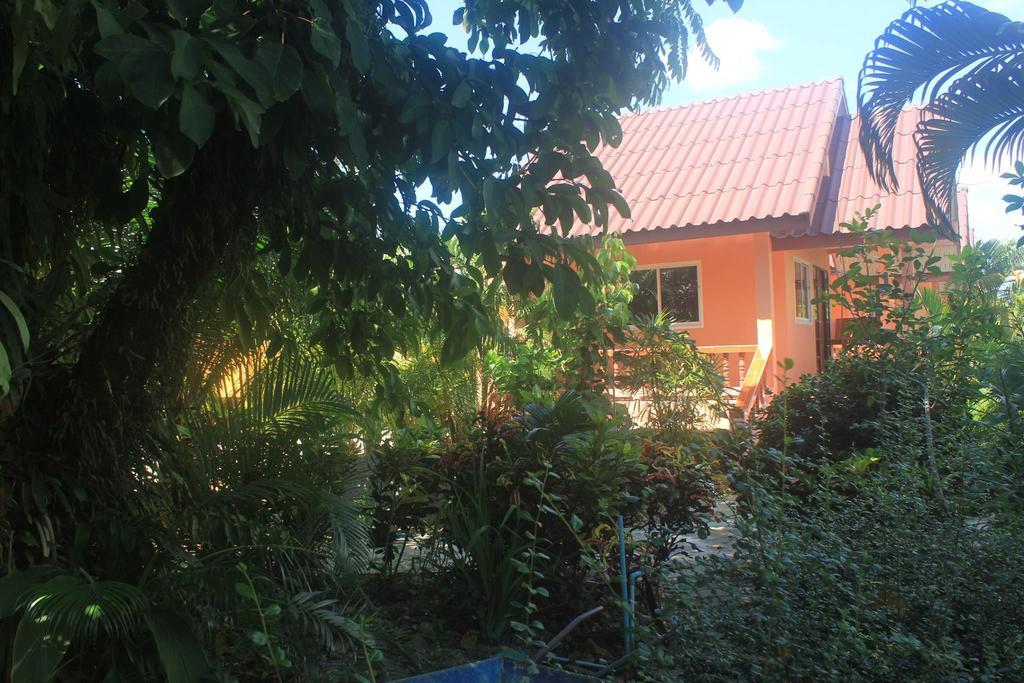 Hotel Baan Mek Lom Khao Lak Exterior foto