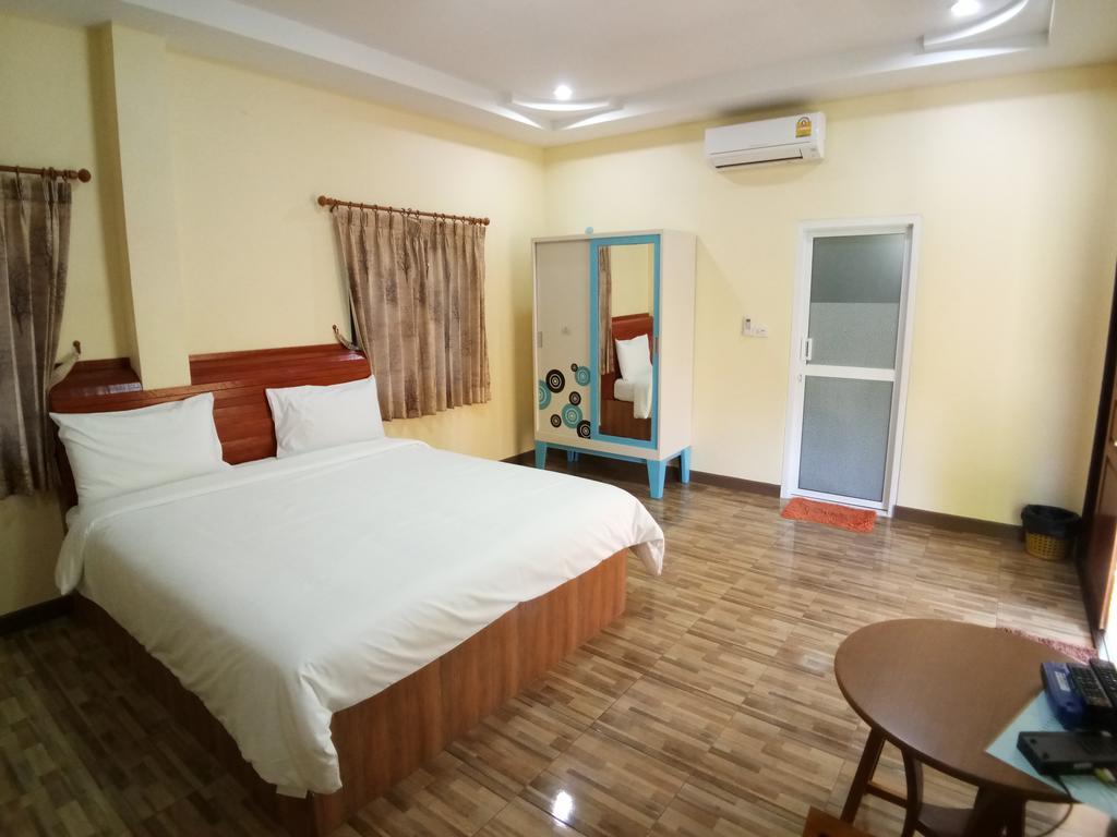 Hotel Baan Mek Lom Khao Lak Exterior foto