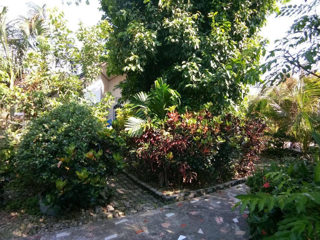 Hotel Baan Mek Lom Khao Lak Exterior foto