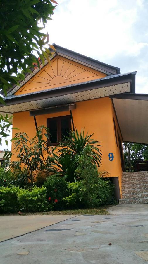 Hotel Baan Mek Lom Khao Lak Exterior foto