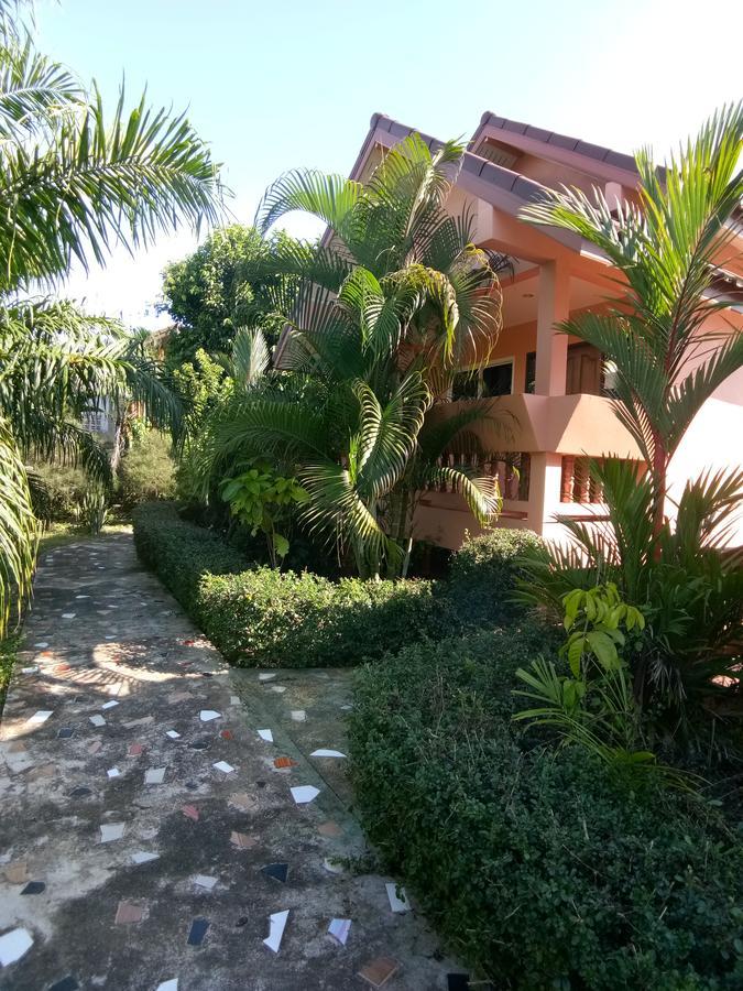 Hotel Baan Mek Lom Khao Lak Exterior foto